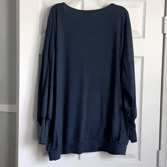 Super Cute Tunic - Picture 4 of 4